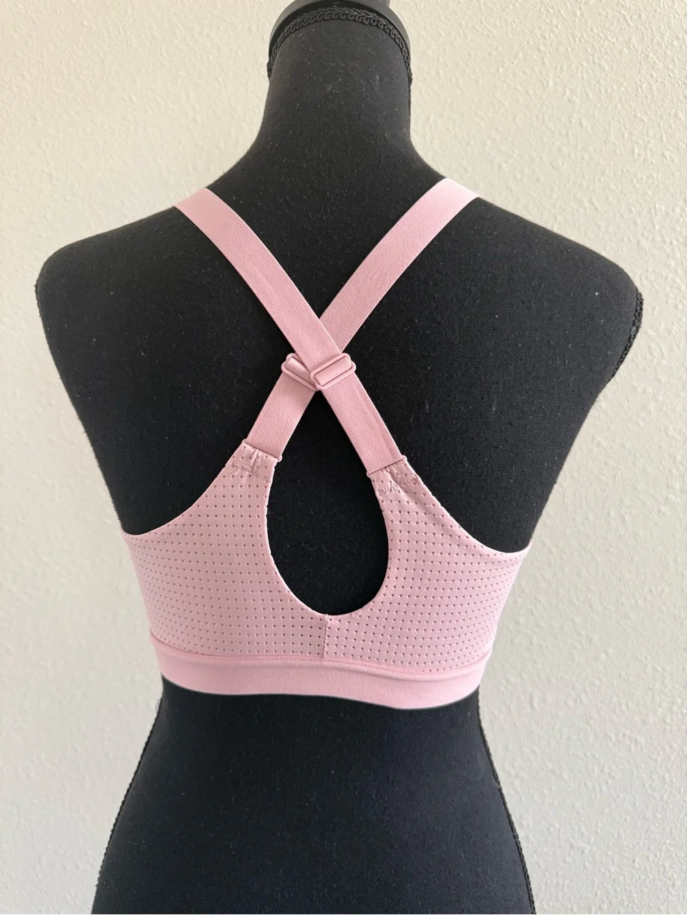 Victoria's Secret Pink Seamless Perforated Sports Bra